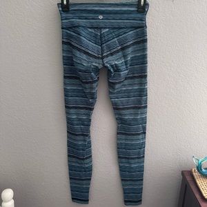 Lululemon 28 inch Full length Leggings Tights Size 4